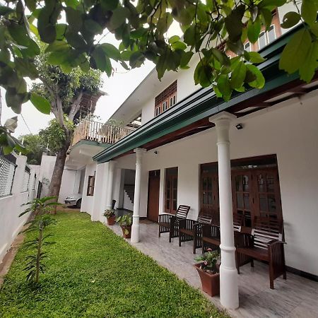 Ferienwohnung Mangohut Joy Anuradhapura Exterior foto