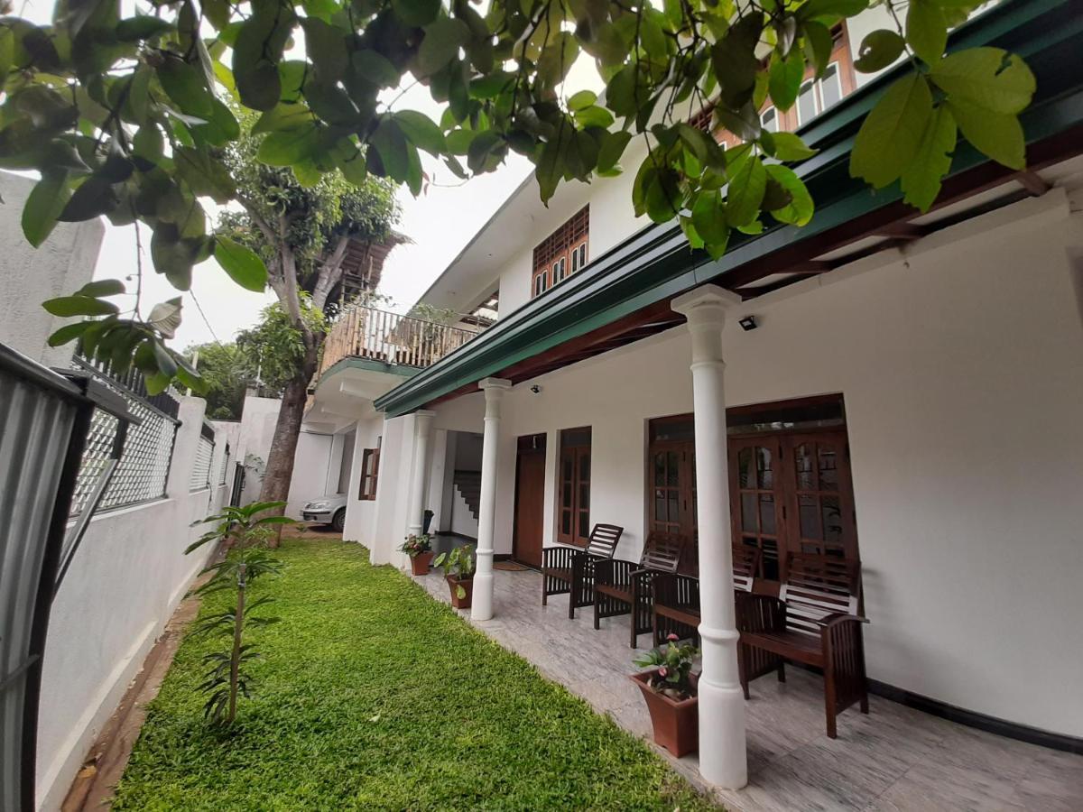 Ferienwohnung Mangohut Joy Anuradhapura Exterior foto
