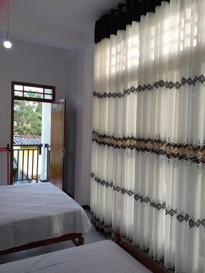 Ferienwohnung Mangohut Joy Anuradhapura Exterior foto