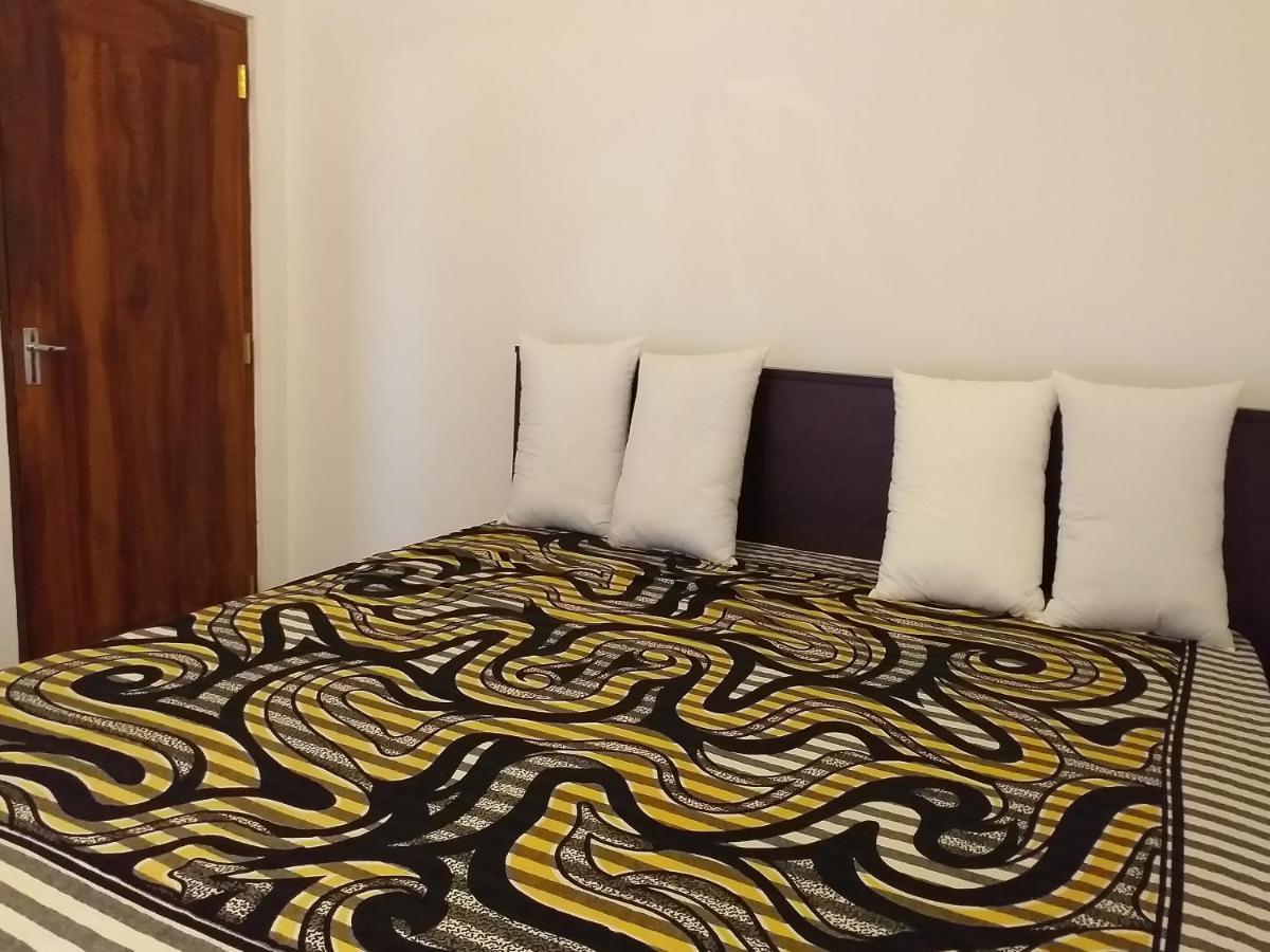 Ferienwohnung Mangohut Joy Anuradhapura Exterior foto
