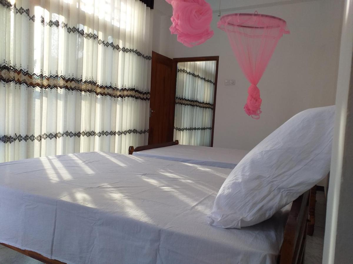 Ferienwohnung Mangohut Joy Anuradhapura Exterior foto