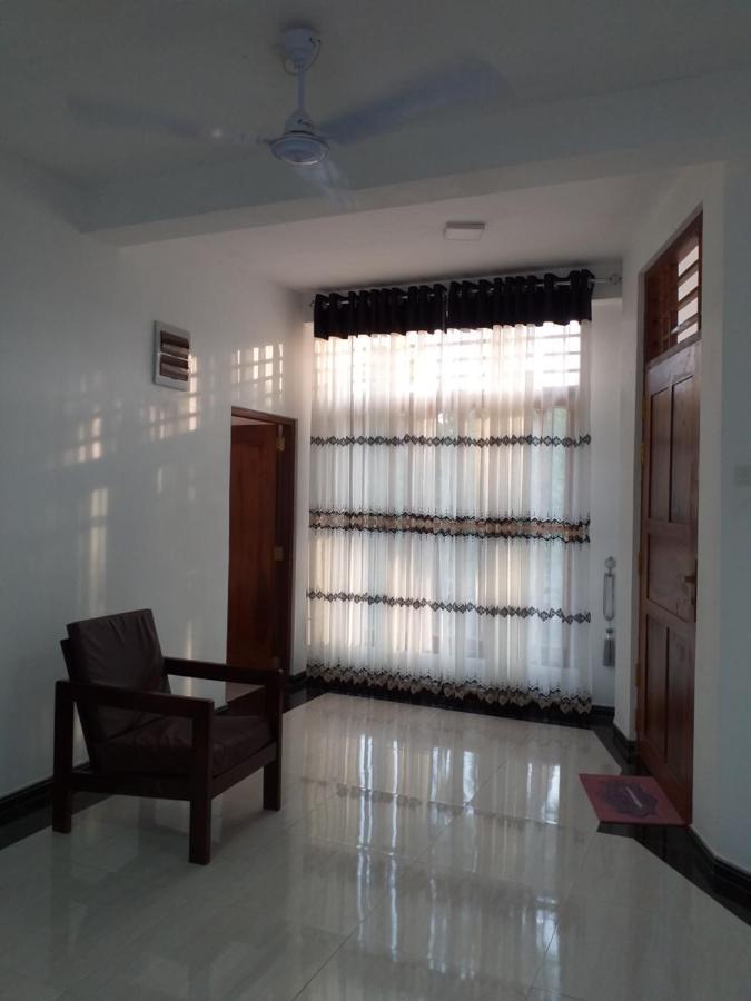 Ferienwohnung Mangohut Joy Anuradhapura Exterior foto