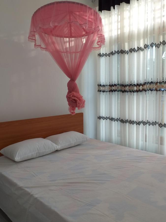 Ferienwohnung Mangohut Joy Anuradhapura Exterior foto